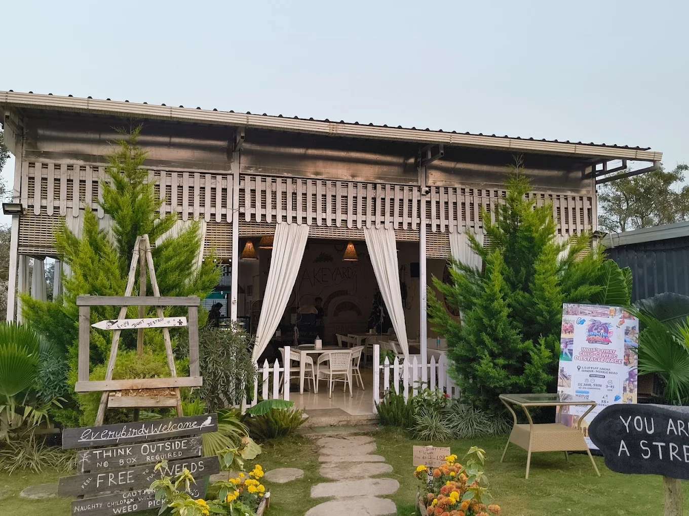 Bakeyard Cafe